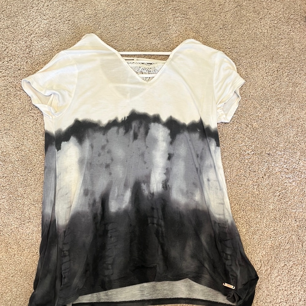 white and grey t shirt